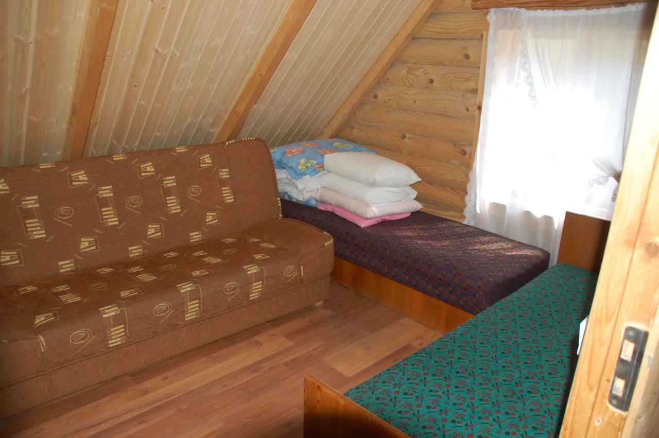 Edmundas Palanga Buitenkant foto