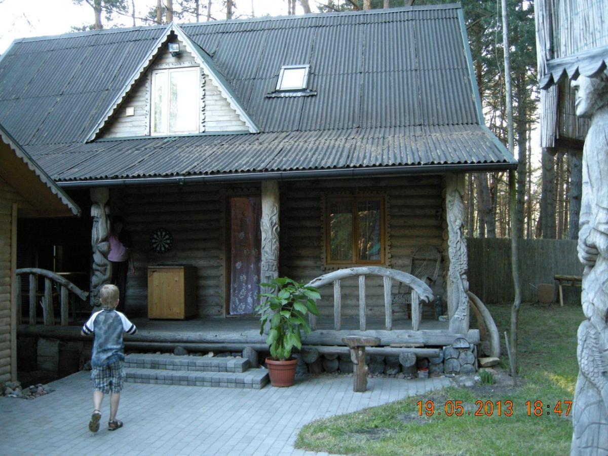 Edmundas Palanga Buitenkant foto